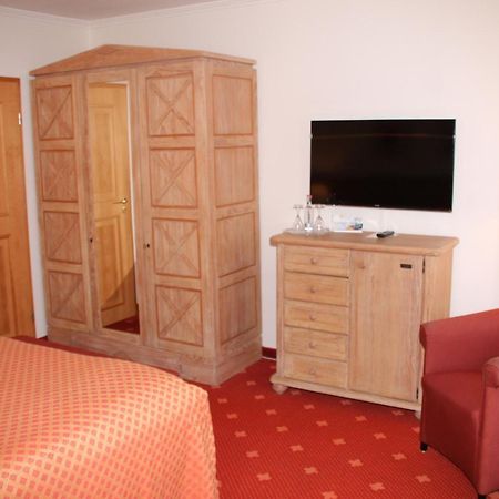 Romantik Im Hotel Villa Roehl Timmendorfer Strand Oda fotoğraf
