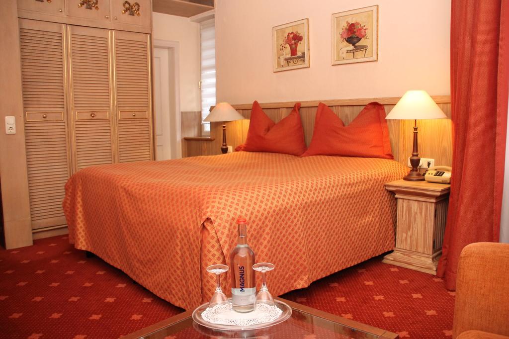 Romantik Im Hotel Villa Roehl Timmendorfer Strand Oda fotoğraf