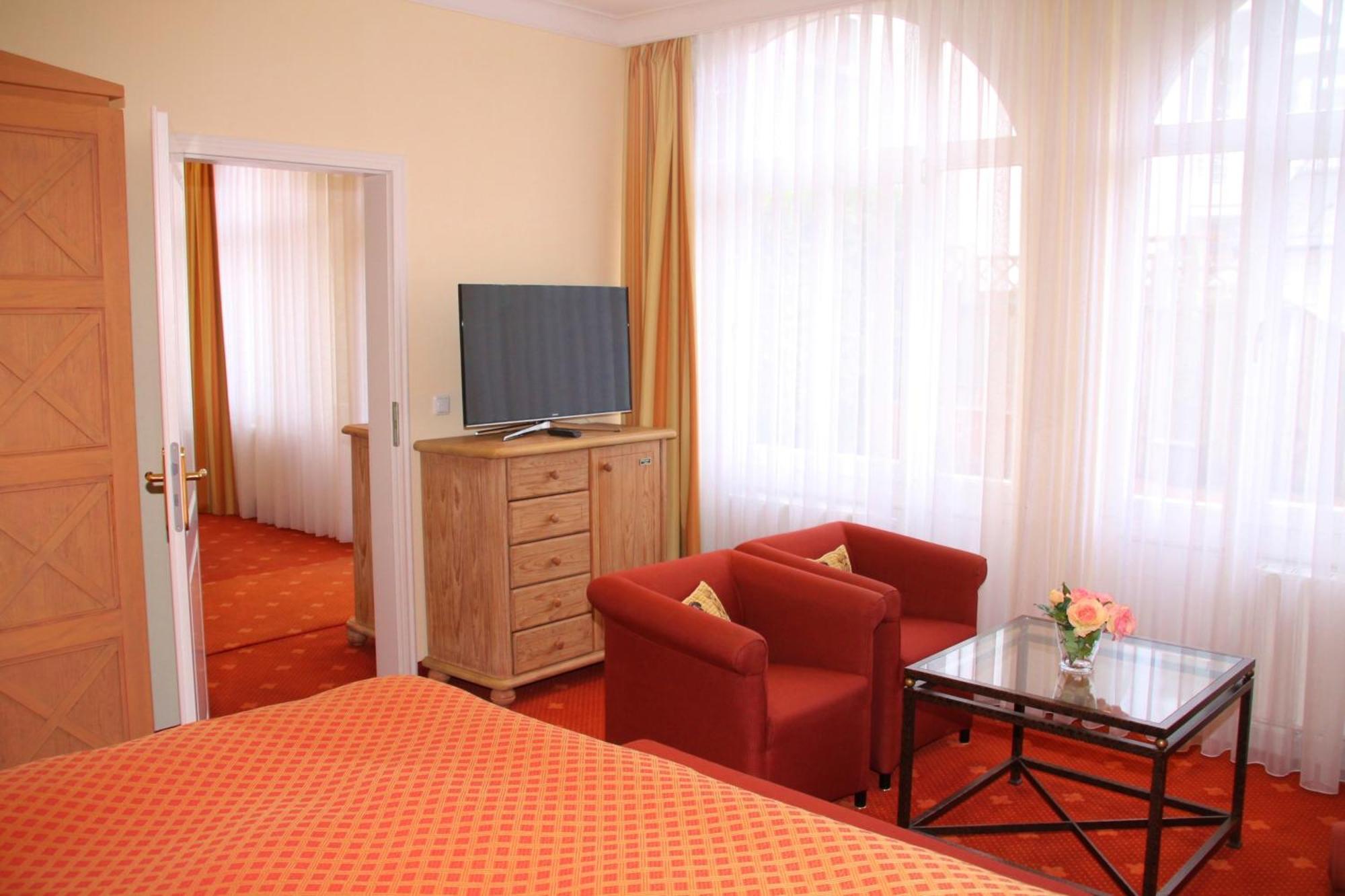 Romantik Im Hotel Villa Roehl Timmendorfer Strand Oda fotoğraf