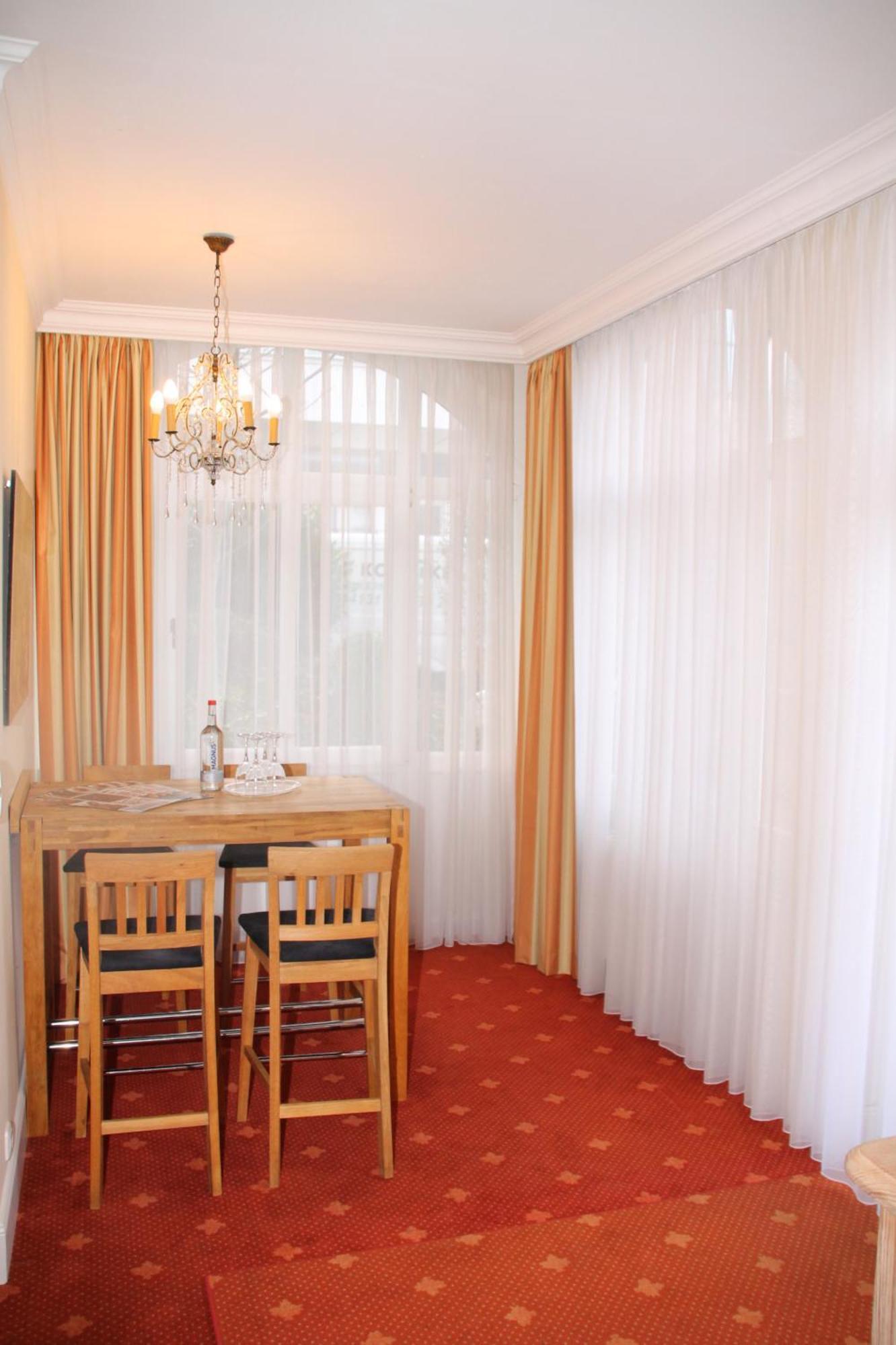 Romantik Im Hotel Villa Roehl Timmendorfer Strand Oda fotoğraf