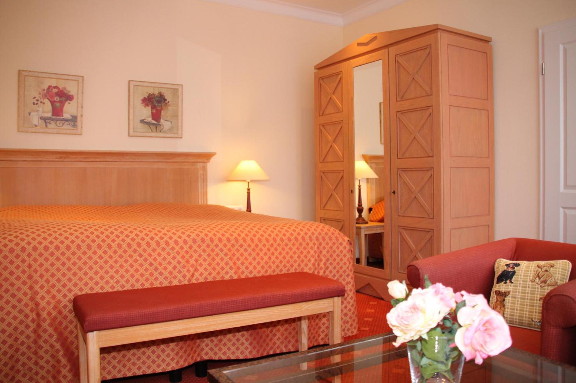 Romantik Im Hotel Villa Roehl Timmendorfer Strand Oda fotoğraf